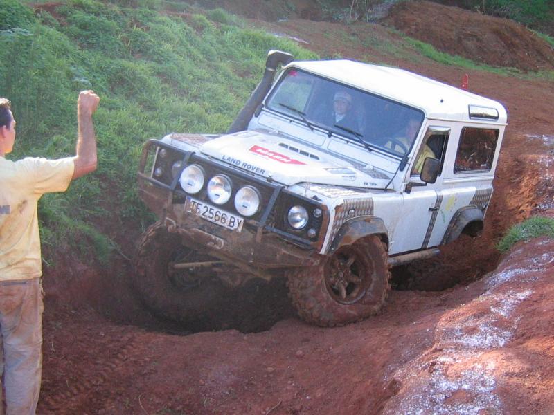 Land Rover Defender trial 4x4