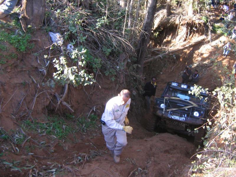 Land Rover Defender trial 4x4