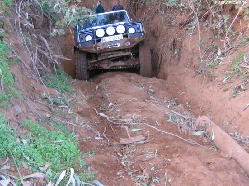 Land Rover Defender trial 4x4