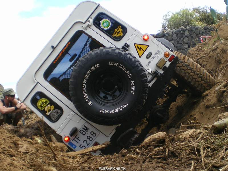 Land Rover Defender 90 trial 4x4