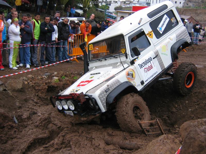 Land Rover Defender 90 trial