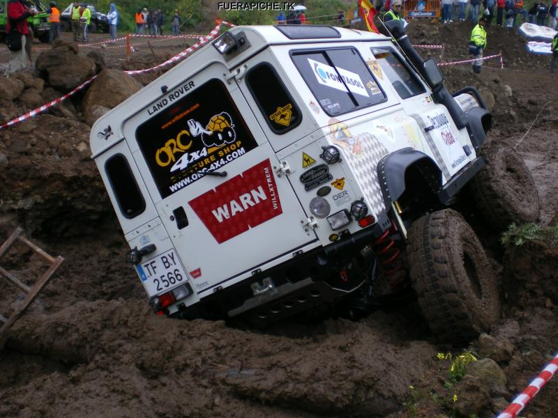 Land Rover Defender 90 trial