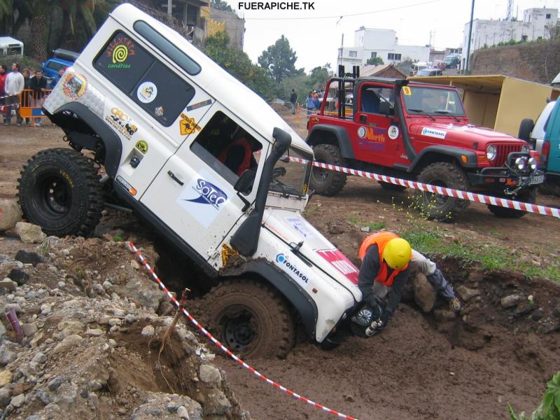 Land Rover Defender 90 trial