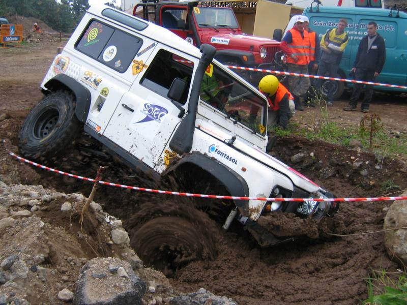 Land Rover Defender 90 trial