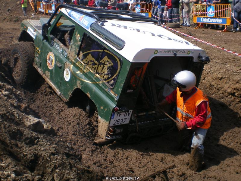 Land Rover Defender 90 trial