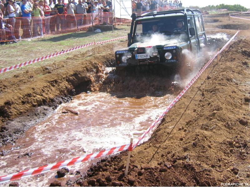 Land Rover Defender V8 trial 4x4