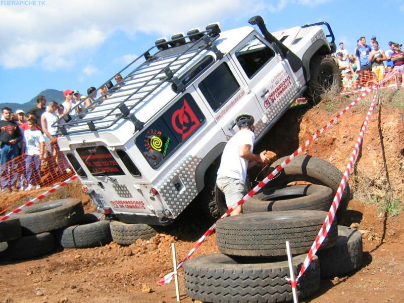Land Rover Defender 110 trial 4x4