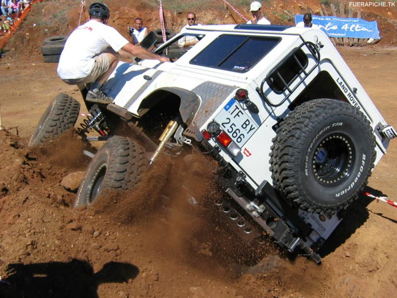 Land Rover Defender 90 trial 4x4