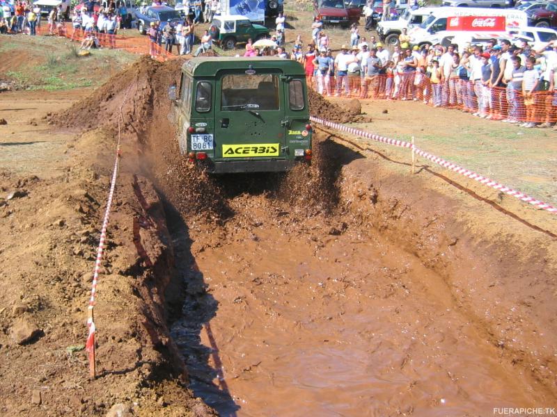 Land Rover Defender 90 trial 4x4