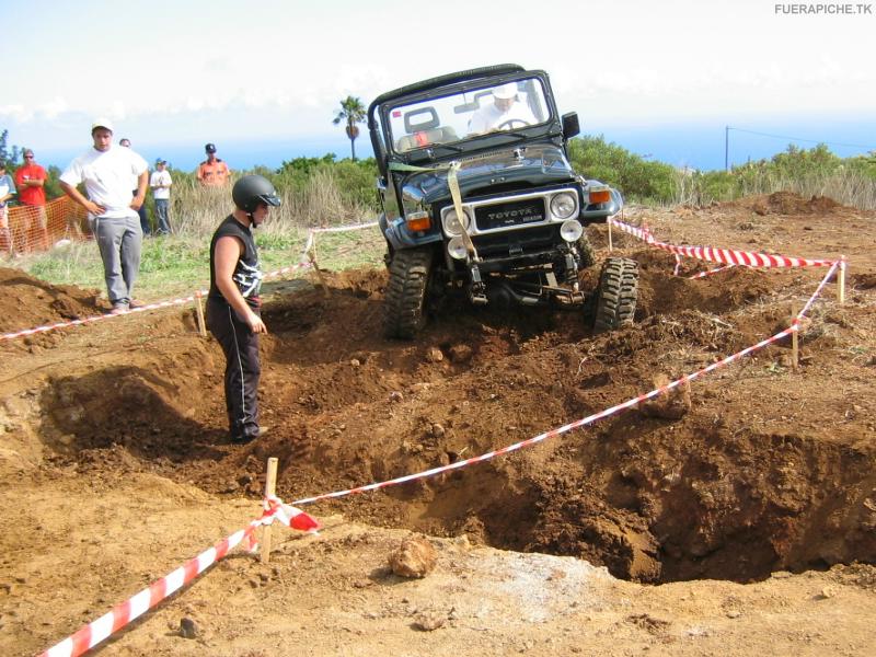 Toyota Land Cruiser BJ40 trial 4x4