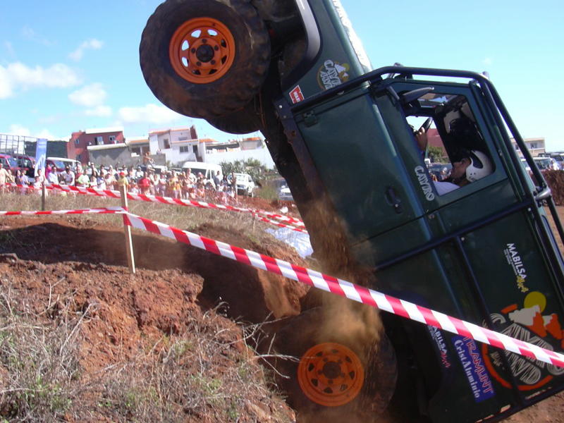 Land Rover Defender V8 trial 4x4