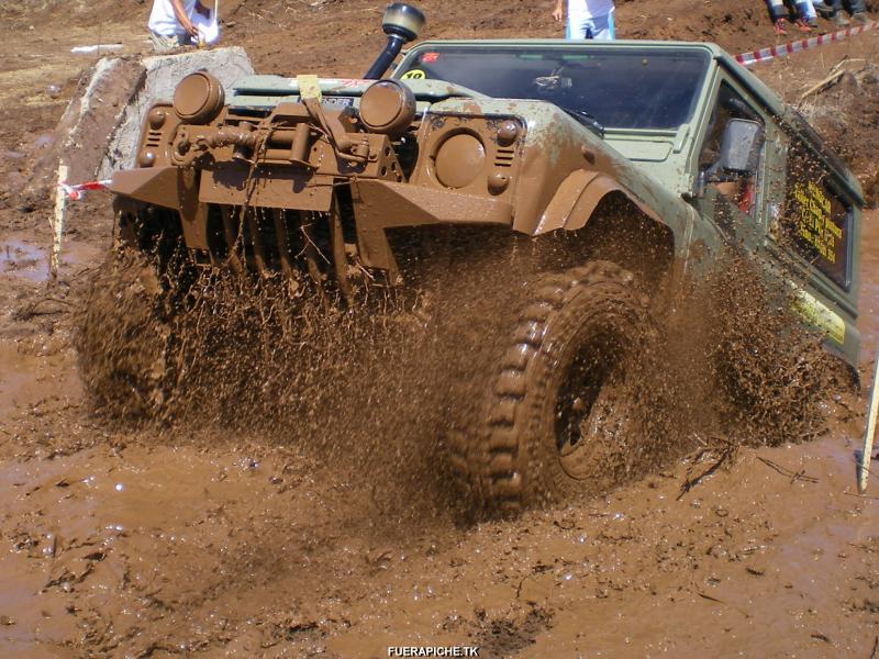 Land Rover Defender trial 4x4