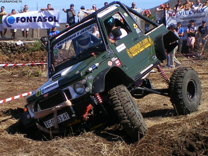 Suzuki Samurai trial 4x4