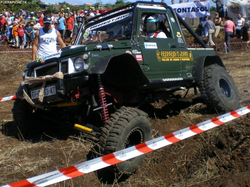 Suzuki Samurai trial 4x4