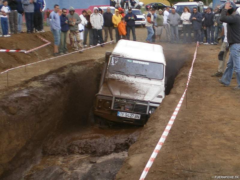 Land Rover Defender 90 trial 4x4