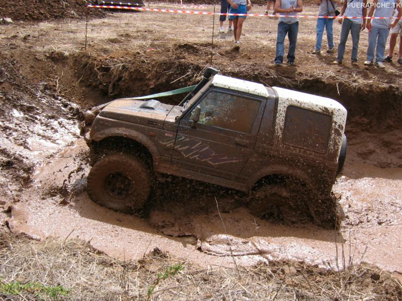 Suzuki Samurai trial 4x4