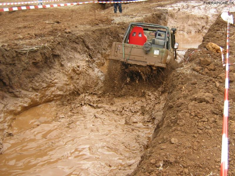 Suzuki Samurai trial 4x4