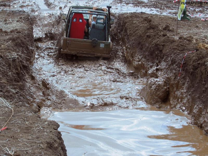 Suzuki Samurai trial 4x4