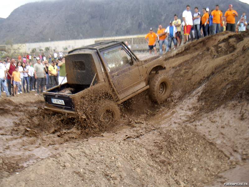 Suzuki Samurai trial 4x4