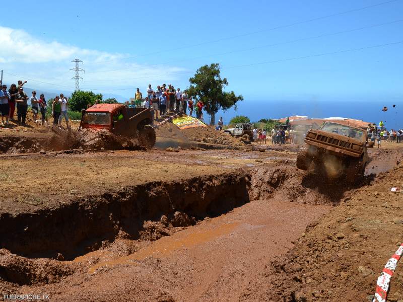 Carrera en barro, trial 4x4