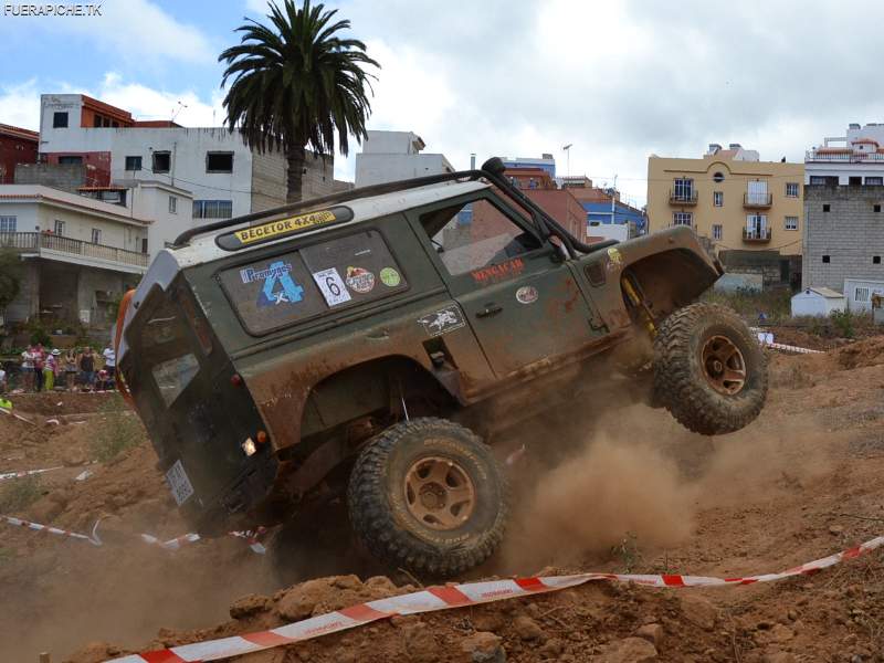 Land Rover Defender 90 trial 4x4