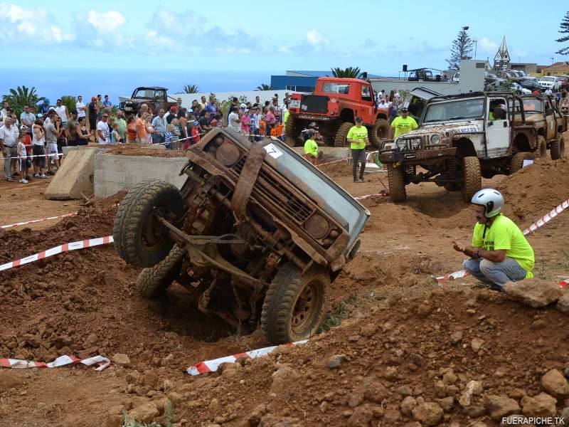 Suzuki Samurai trial 4x4