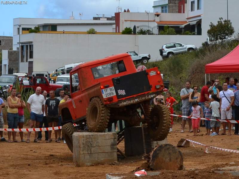 Land Rover Defender 90 trial 4x4