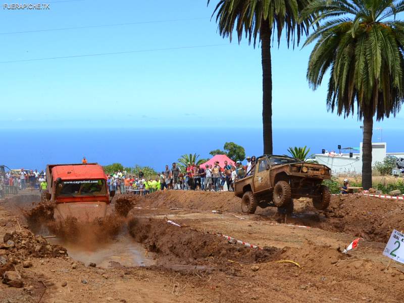 Carrera en barro, trial 4x4