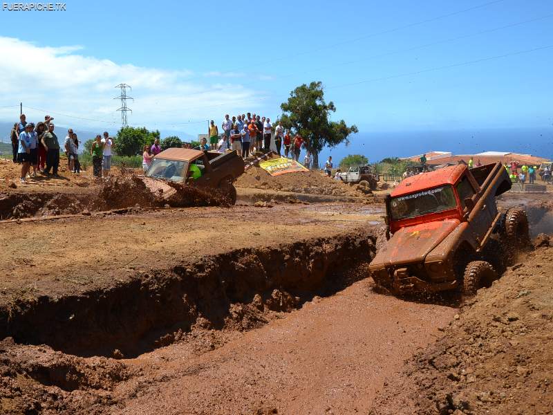 Carrera en barro, trial 4x4