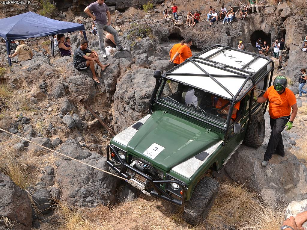 Land Rover Defender 90 trial 4x4